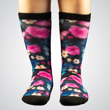 Non-constricting butterfly socks