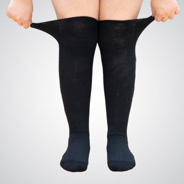 Stretchy knee-high black socks